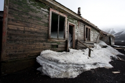 Station baleinière de l'Ile Déception / Whaling station at Deception Island