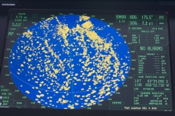 Navigation entre les icebergs / Navigation between icebergs