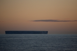 Iceberg tabulaire / Tabular iceberg