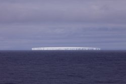 Iceberg tabulaire / Tabular iceberg