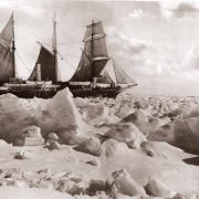 Le navire L'Endurance dans les glaces de la mer de Weddell