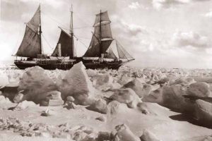 Le navire L'Endurance dans les glaces de la mer de Weddell
