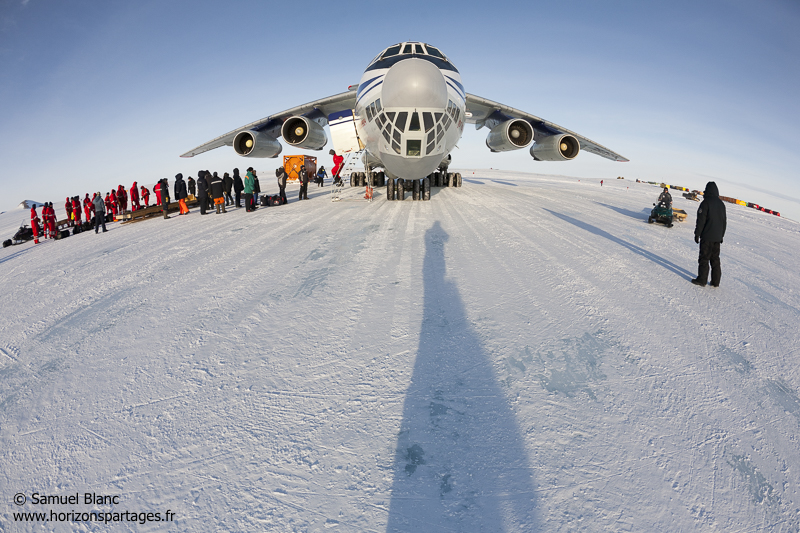 Ilyushin IL-76 en Antarctique