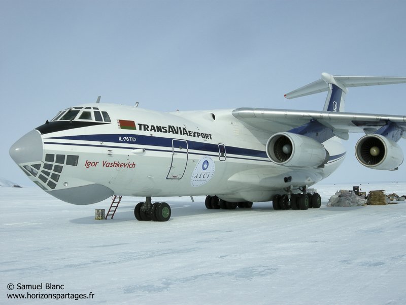 Ilyushin IL-76 en Antarctique