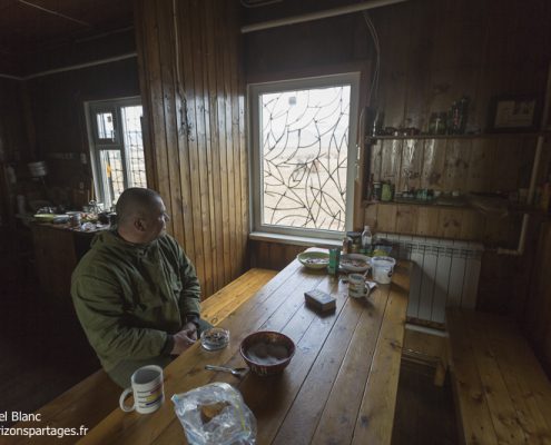 Dans la cabane des rangers de l'île Wrangel en Tchoukotka