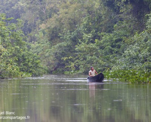 Indien Waraos sur le fleuve Orénoque au Venezuela