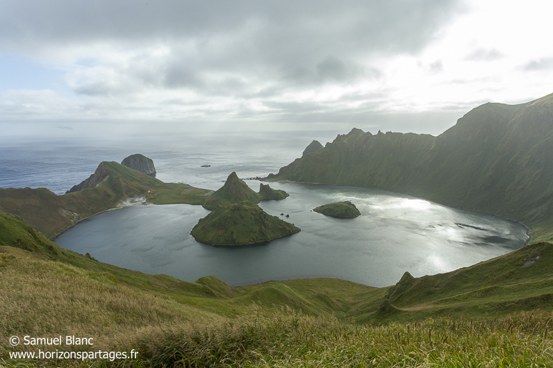 Caldeira de l'île Yankicha en Russie